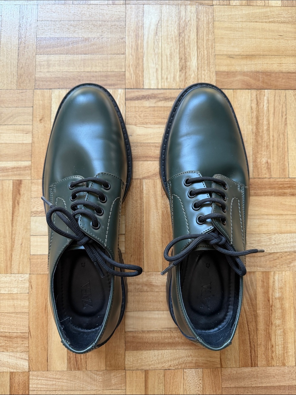 Men's Olive Green Leather Derby Shoes with Black Laces